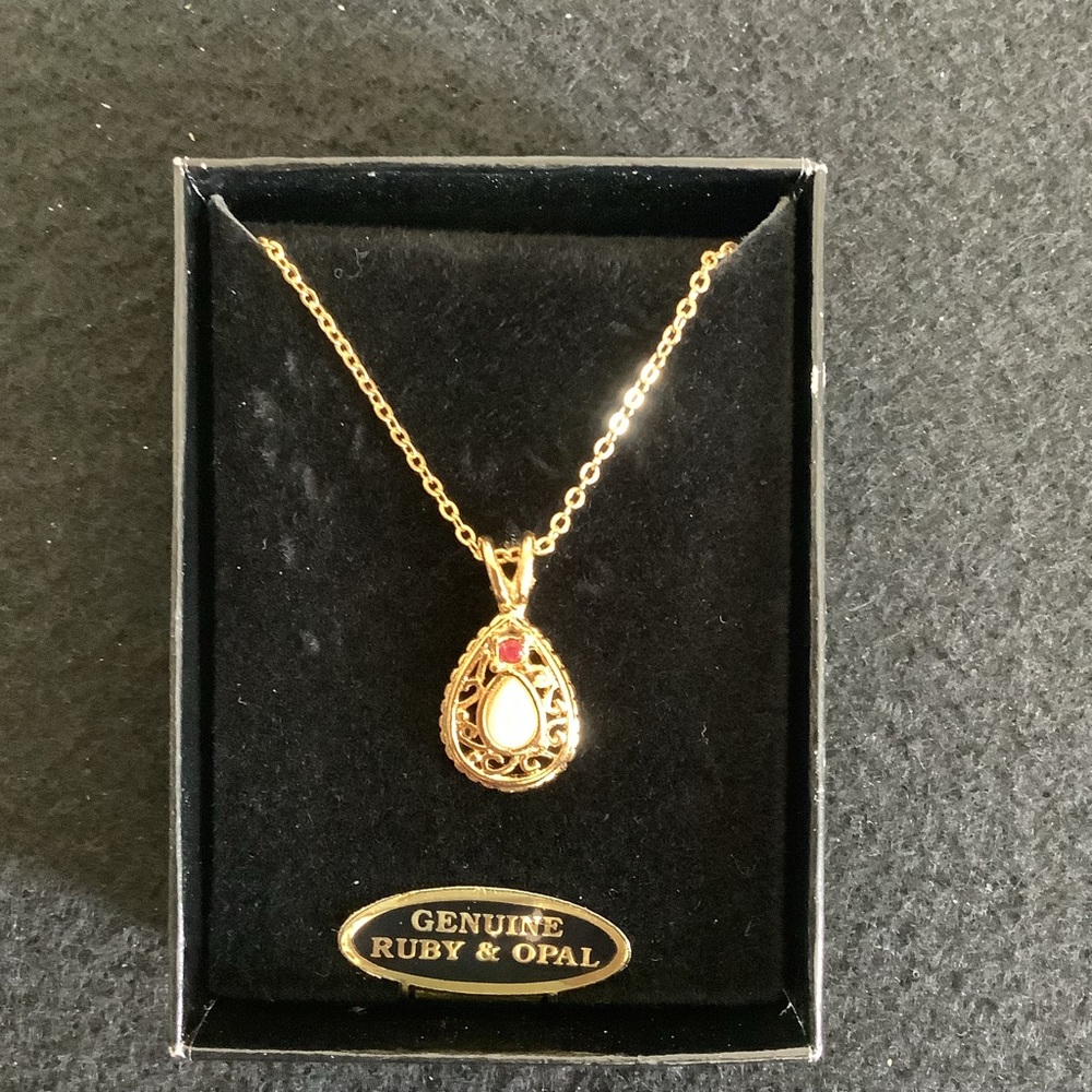 Van Doran Genuine Ruby & opal pendant necklace.